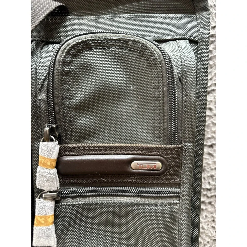 NWD Tumi Compact Large Screen Laptop‎ Brief Bag Black 13.5
